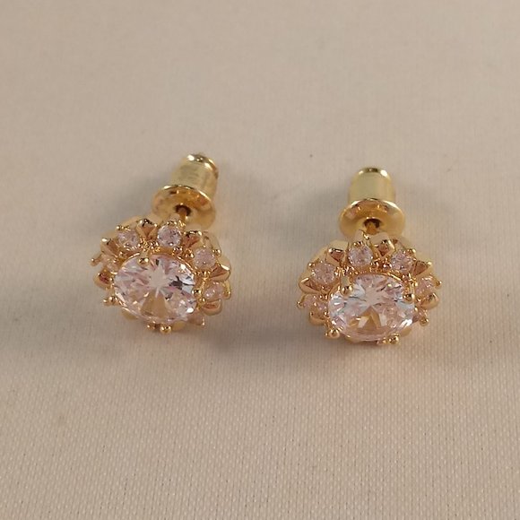 18K Yellow Gold Plated Flower White Diamond Zircon Stud Earrings Party Gift - Picture 5 of 6